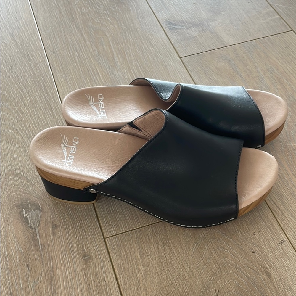 Dansko Black and Cream Mules Comfortable Clogs